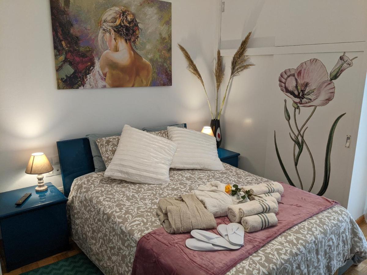 Luxurious Sea View Apartment Пирея Екстериор снимка