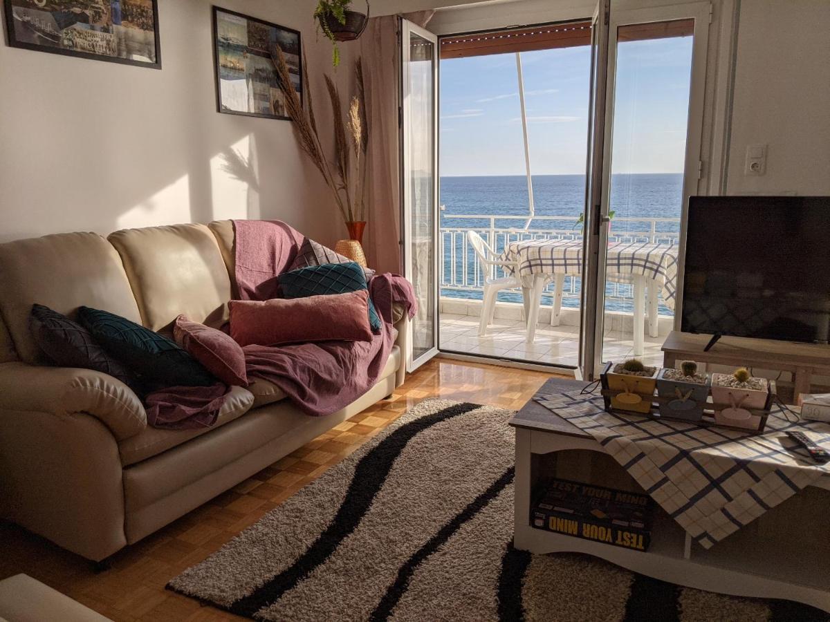 Luxurious Sea View Apartment Пирея Екстериор снимка