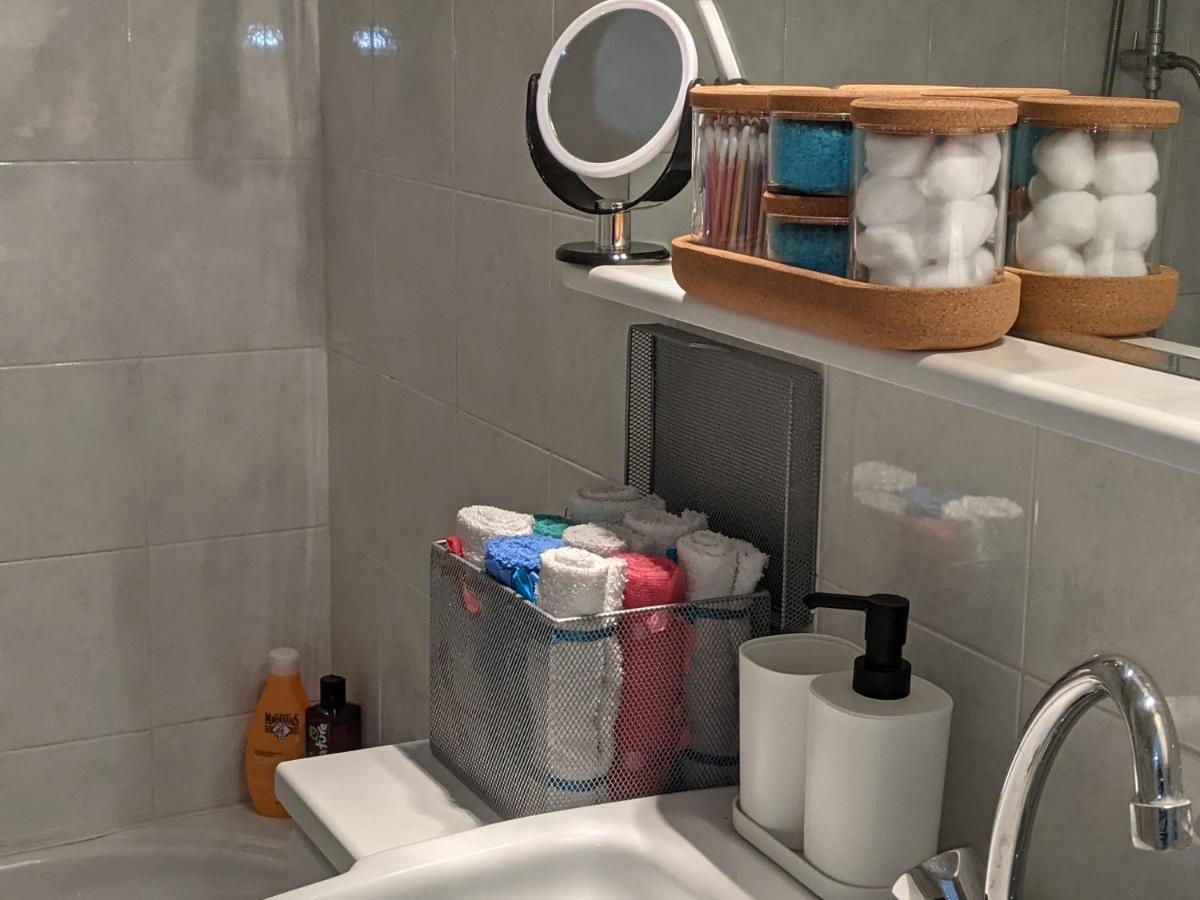Luxurious Sea View Apartment Пирея Екстериор снимка